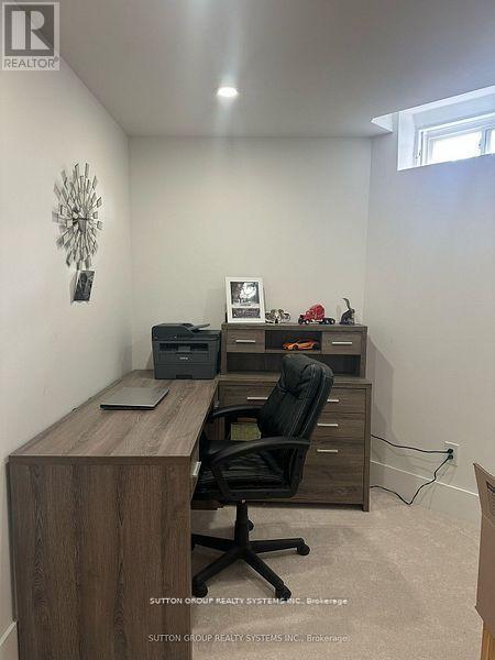 6807 Gracefield Drive W, Mississauga, Ontario  L5N 6T6 - Photo 21 - W12472901