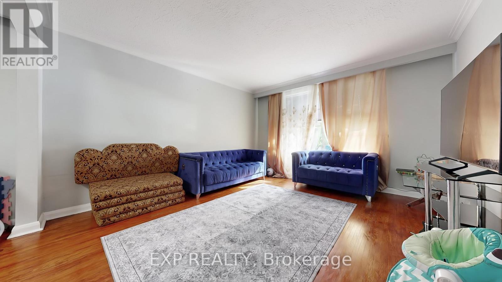 104 Dixon Road N, Toronto, Ontario  M9P 2L6 - Photo 13 - W12472906