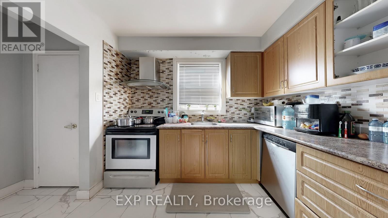 104 Dixon Road N, Toronto, Ontario  M9P 2L6 - Photo 20 - W12472906