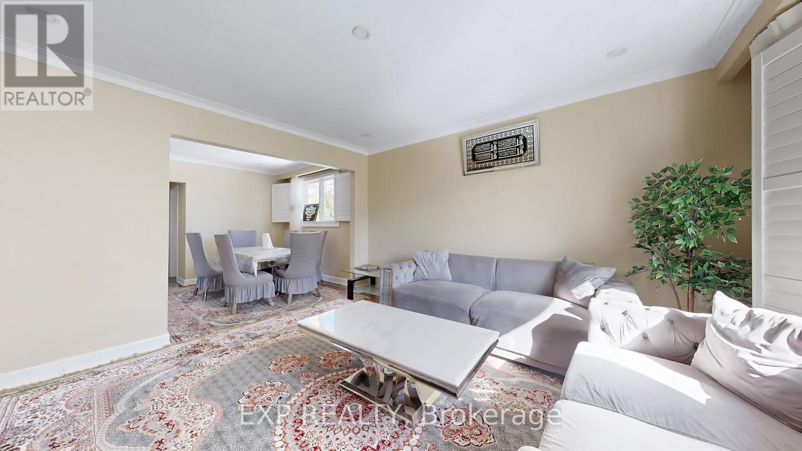 104 Dixon Road N, Toronto, Ontario  M9P 2L6 - Photo 8 - W12472906