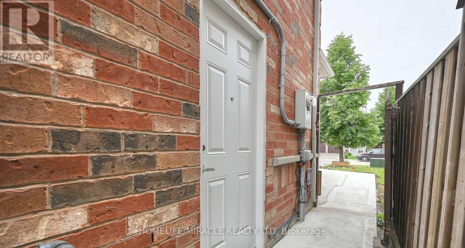 27 Silver Egret Road, Brampton (Fletcher's Meadow), Ontario  L7A 3P6 - Photo 26 - W12472746