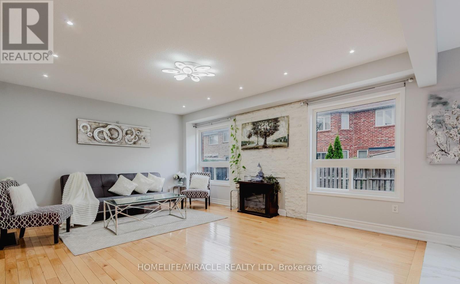 27 Silver Egret Road, Brampton (Fletcher's Meadow), Ontario  L7A 3P6 - Photo 7 - W12472746