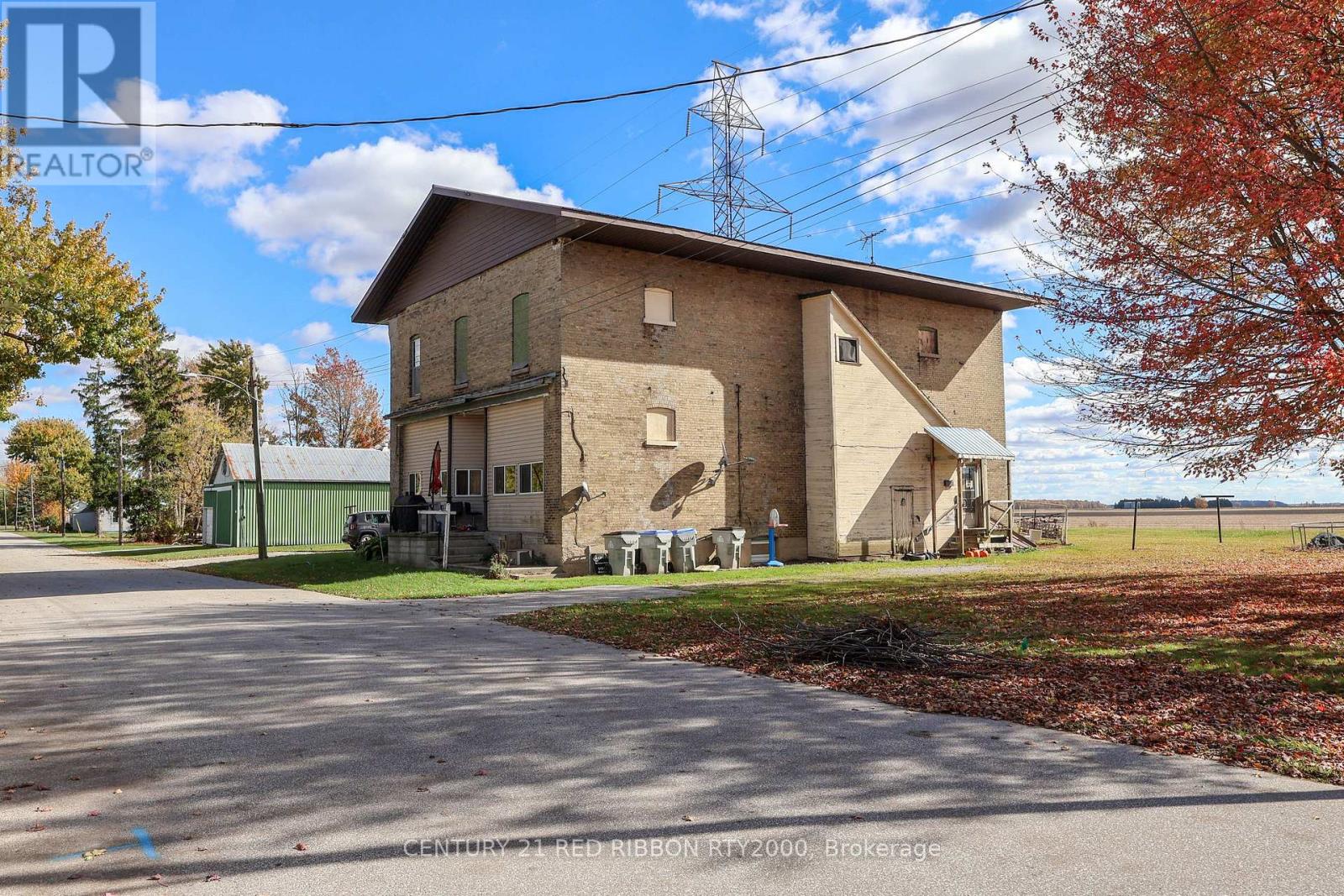 6535 James Street, Brooke-Alvinston, Ontario  N0M 1K0 - Photo 3 - X12472919