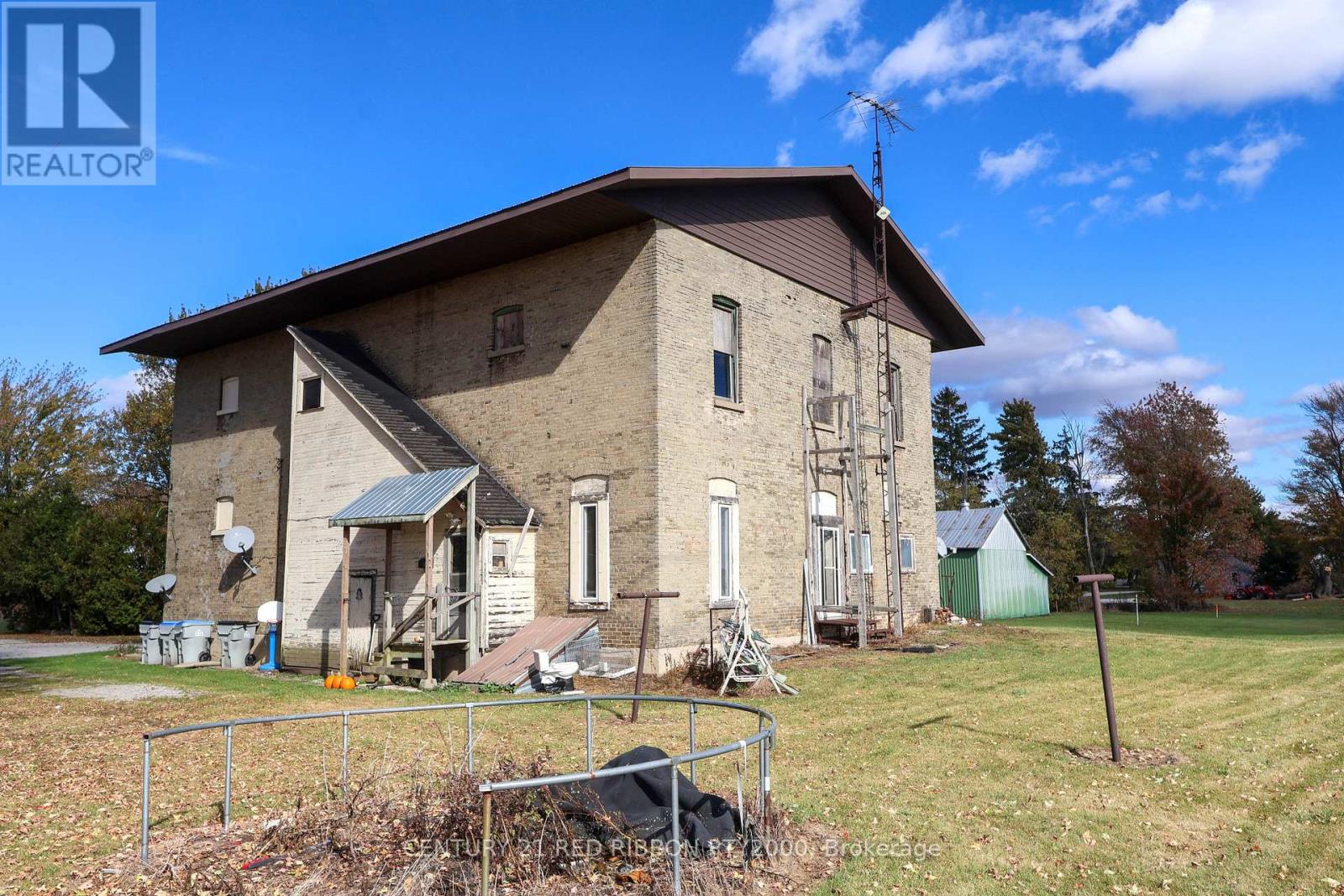 6535 James Street, Brooke-Alvinston, Ontario  N0M 1K0 - Photo 6 - X12472919