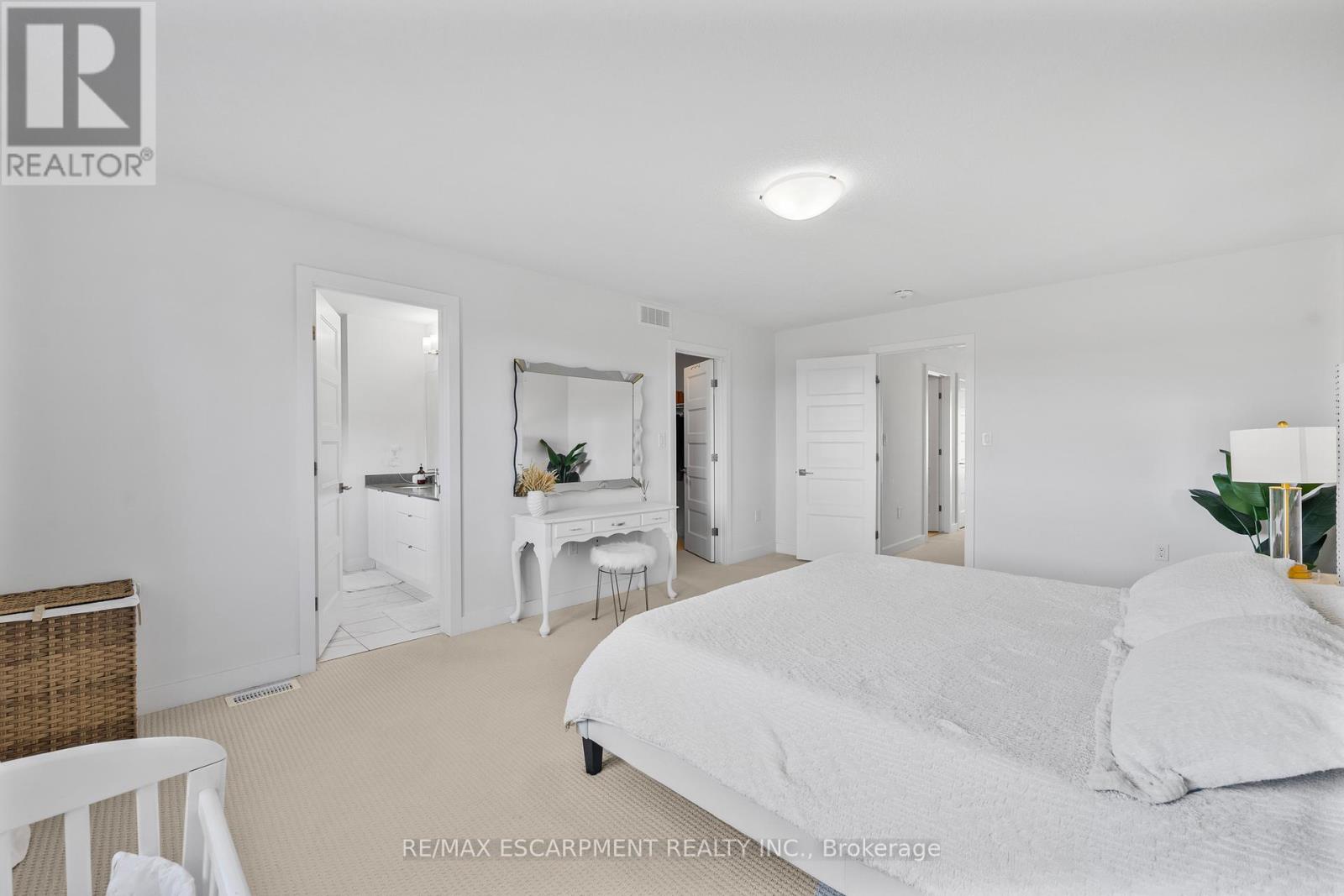 52 Bedrock Drive, Hamilton, Ontario  L8J 0K6 - Photo 22 - X12472905