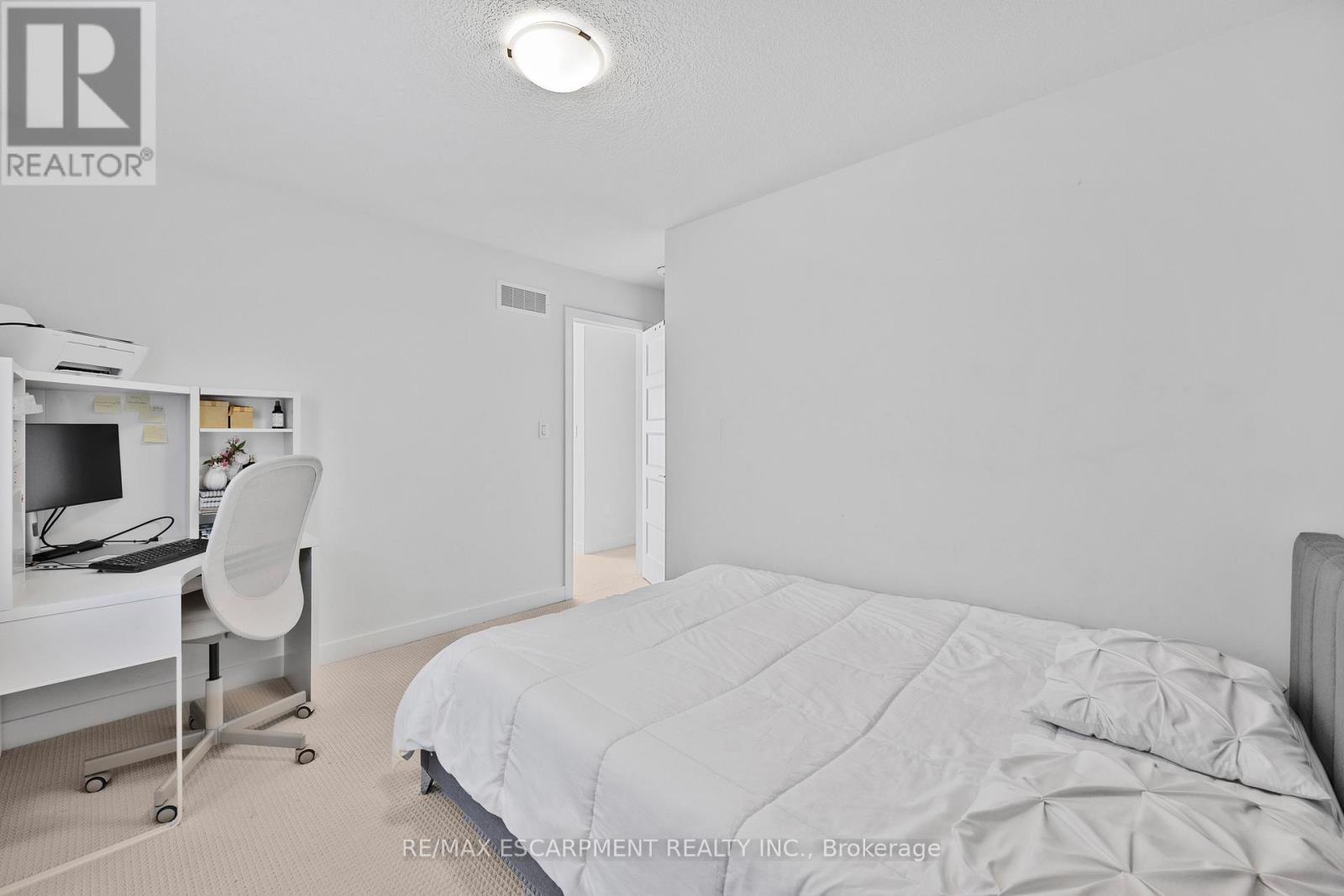 52 Bedrock Drive, Hamilton, Ontario  L8J 0K6 - Photo 31 - X12472905