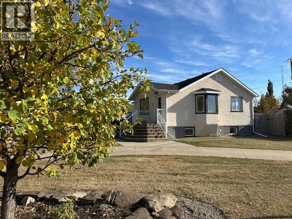 5213 49 Avenue, Ponoka, Alberta  T4J 1J1 - Photo 1 - A2262450