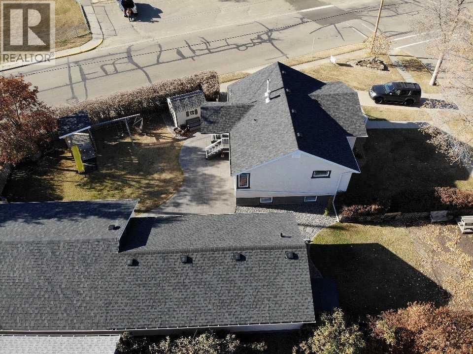 5213 49 Avenue, Ponoka, Alberta  T4J 1J1 - Photo 3 - A2262450