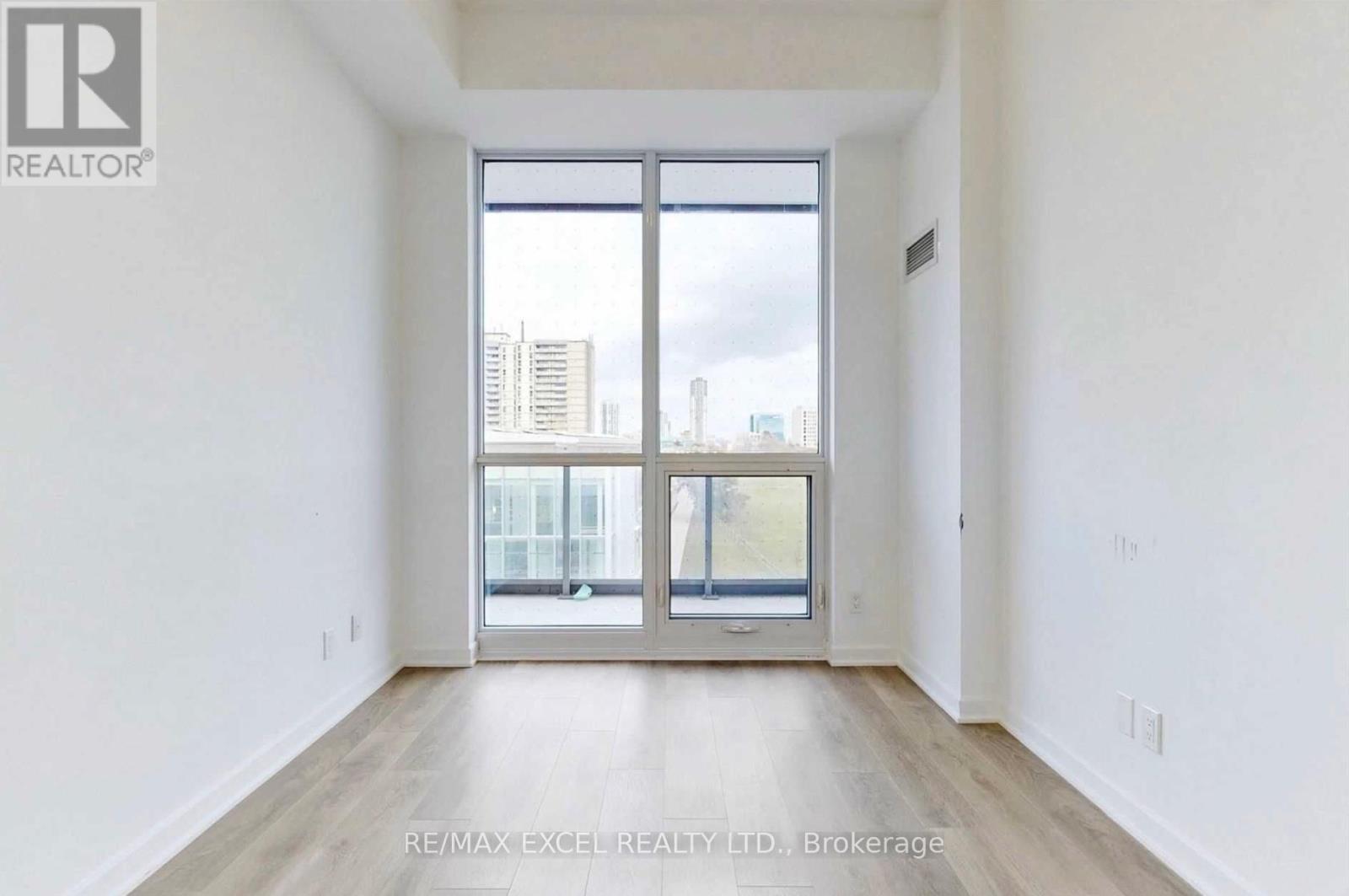 307 - 38 Forest Manor Road, Toronto, Ontario  M2J 0H4 - Photo 5 - C12472834