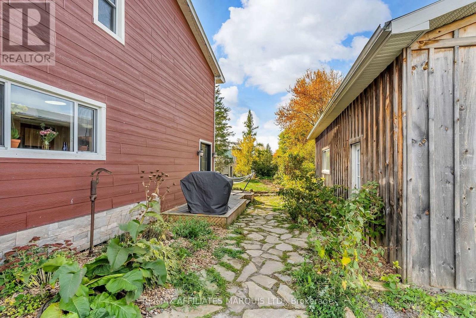 71 Main Street, South Stormont, Ontario  K0C 1Y0 - Photo 3 - X12472926