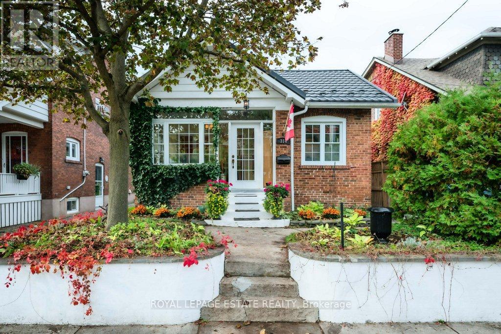 314 SCARBOROUGH ROAD, Toronto, Ontario
