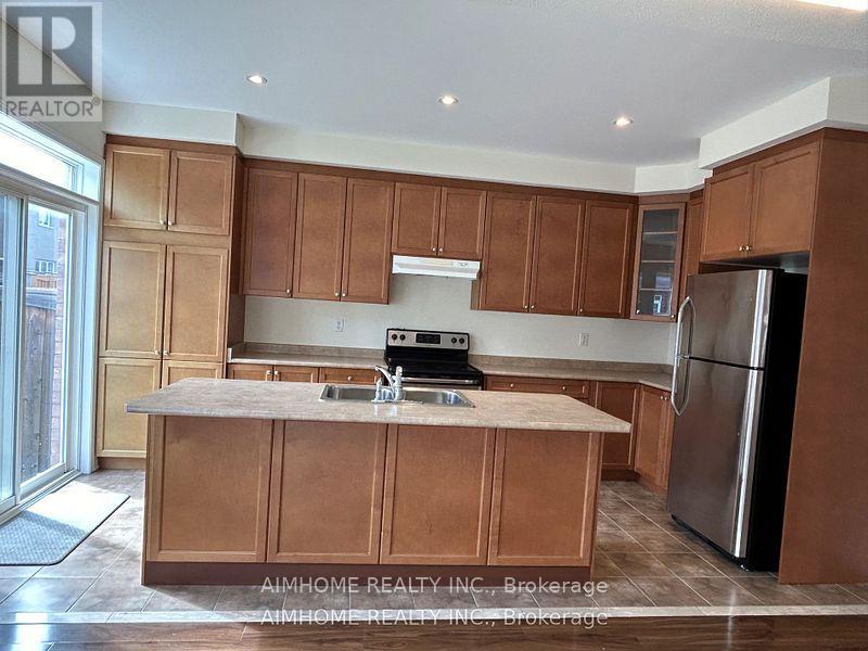 1255 Blencowe Crescent, Newmarket, Ontario  L3X 0C5 - Photo 4 - N12472927
