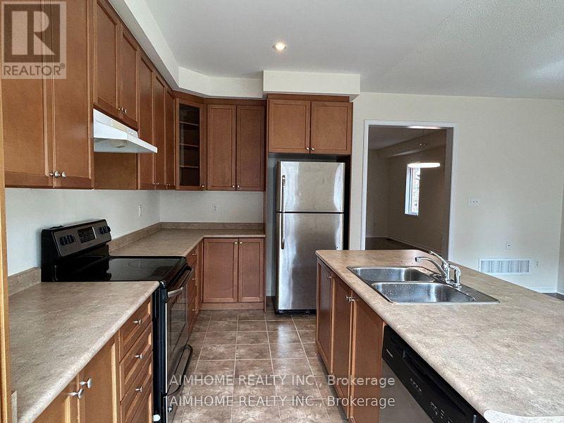 1255 Blencowe Crescent, Newmarket, Ontario  L3X 0C5 - Photo 5 - N12472927