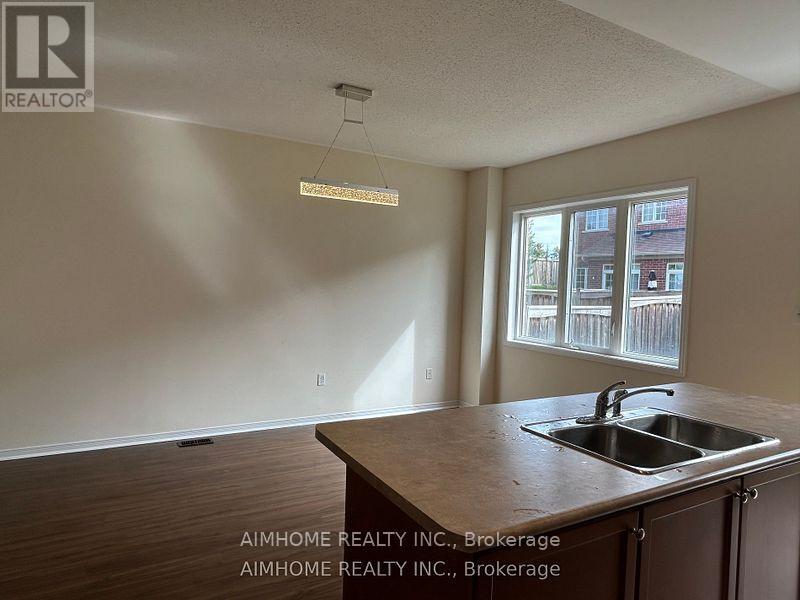 1255 Blencowe Crescent, Newmarket, Ontario  L3X 0C5 - Photo 7 - N12472927