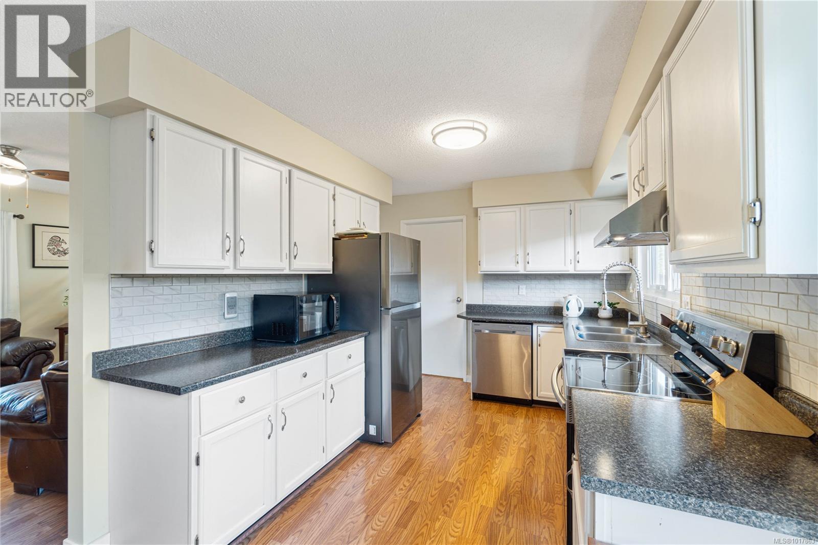 691 Brice Ave, Parksville, British Columbia  V9P 1G8 - Photo 14 - 1017863