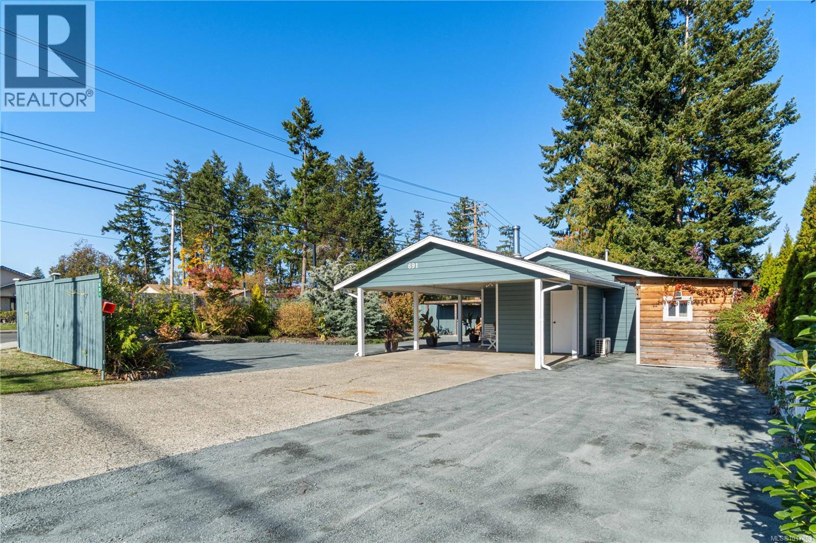 691 Brice Ave, Parksville, British Columbia