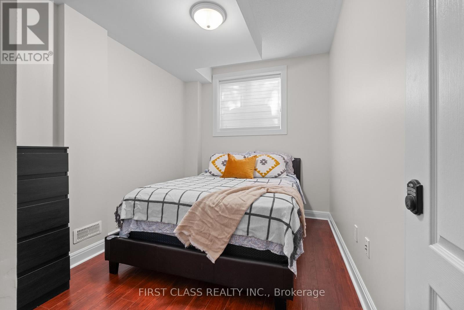 15 Belinda Drive, Brampton (Fletcher's Meadow), Ontario  L7A 2W7 - Photo 27 - W12472916