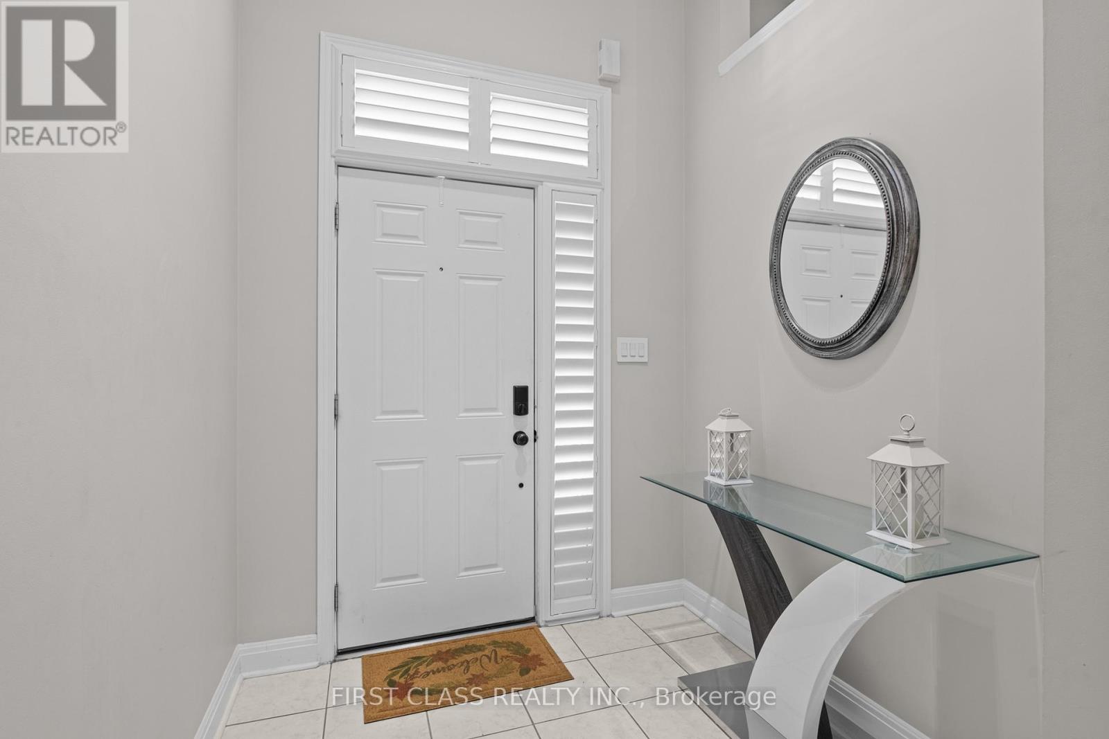 15 Belinda Drive, Brampton (Fletcher's Meadow), Ontario  L7A 2W7 - Photo 3 - W12472916