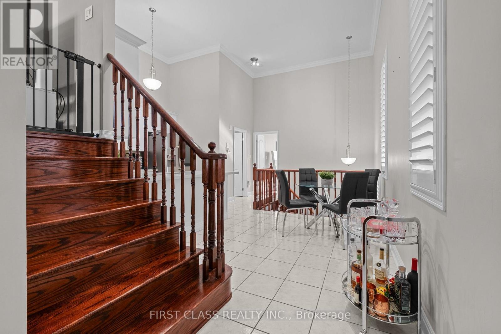 15 Belinda Drive, Brampton (Fletcher's Meadow), Ontario  L7A 2W7 - Photo 8 - W12472916