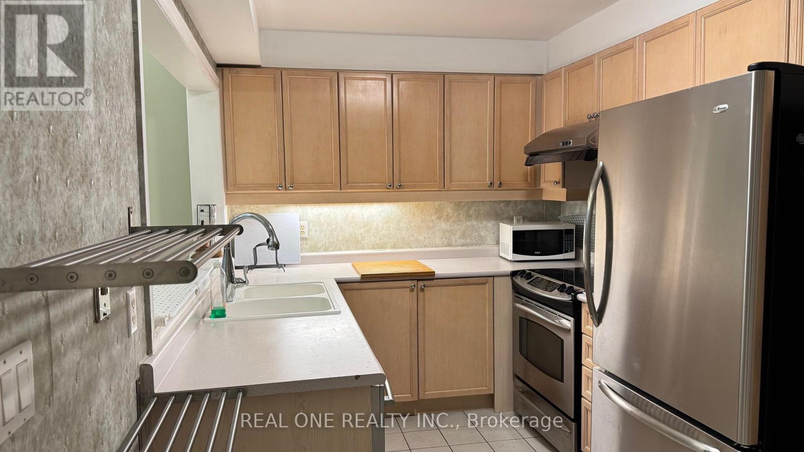 38 - 2250 Rockingham Drive, Oakville, Ontario  L6H 6J3 - Photo 10 - W12472918