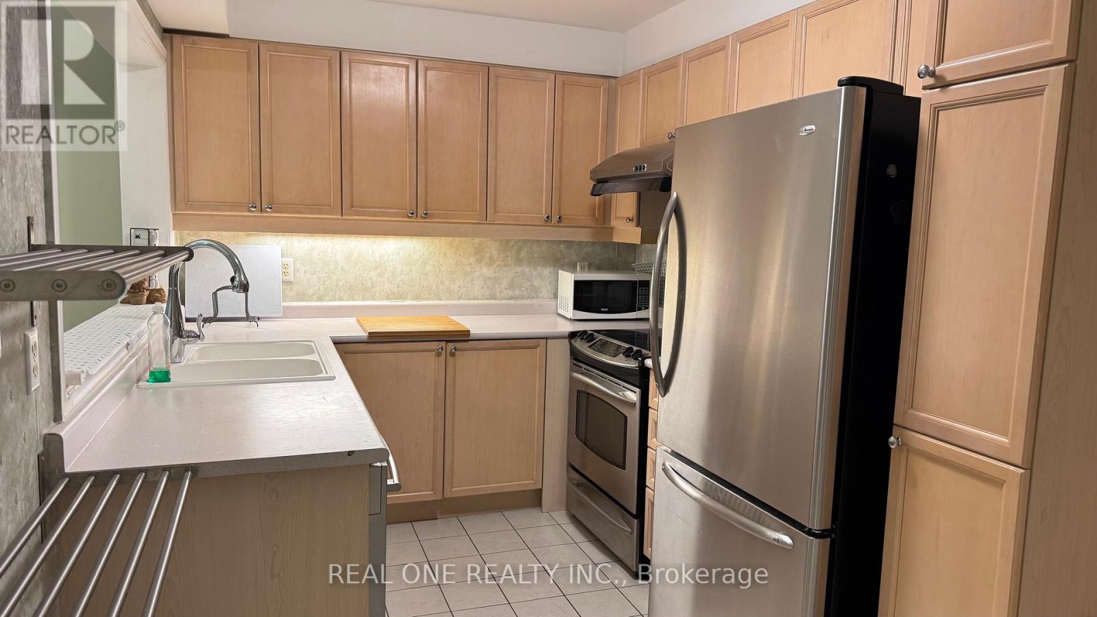 38 - 2250 Rockingham Drive, Oakville, Ontario  L6H 6J3 - Photo 12 - W12472918
