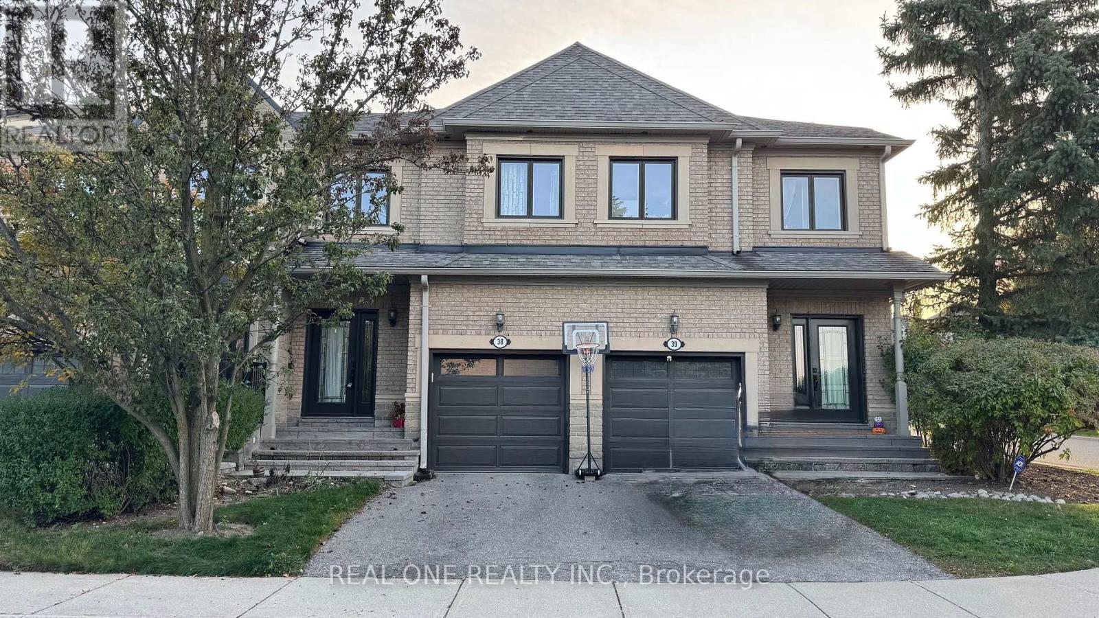 38 - 2250 Rockingham Drive, Oakville, Ontario  L6H 6J3 - Photo 2 - W12472918