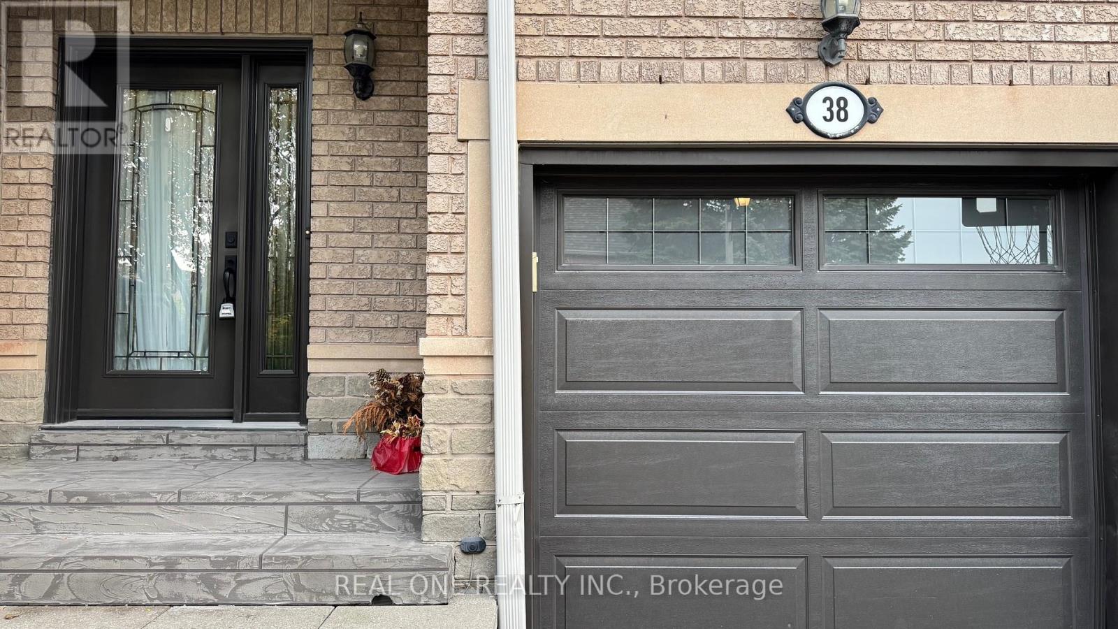 38 - 2250 Rockingham Drive, Oakville, Ontario  L6H 6J3 - Photo 4 - W12472918