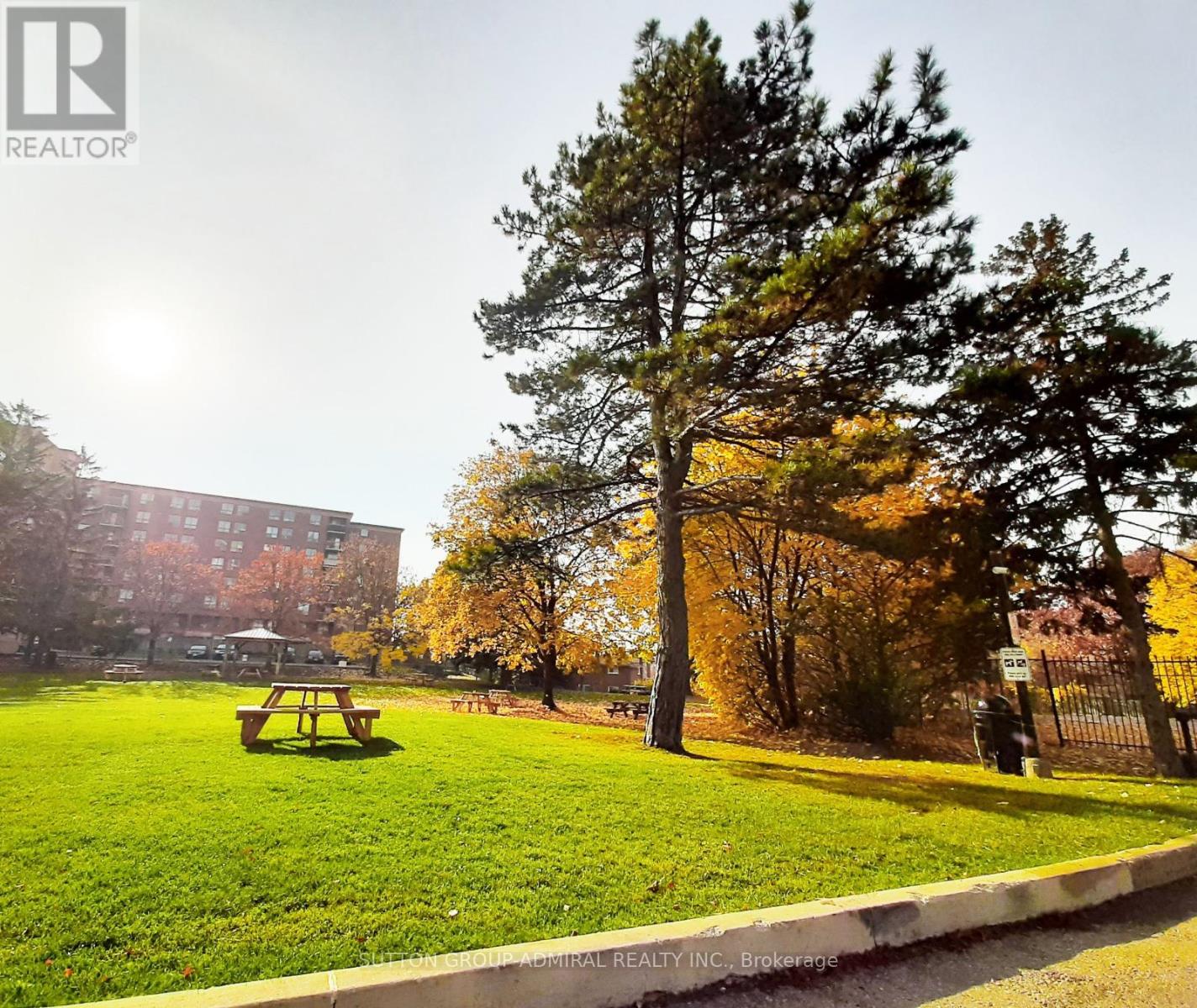 412 - 5 Frith Road S, Toronto, Ontario  M3N 2L5 - Photo 3 - W12472922
