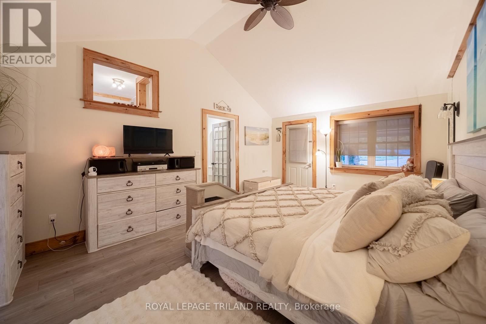 285 Ontario Street S, Lambton Shores, Ontario  N0M 1T0 - Photo 27 - X12472937