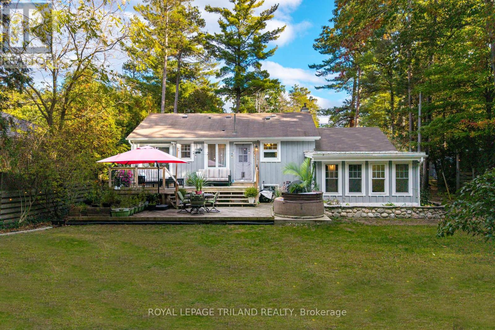 285 Ontario Street S, Lambton Shores, Ontario  N0M 1T0 - Photo 3 - X12472937