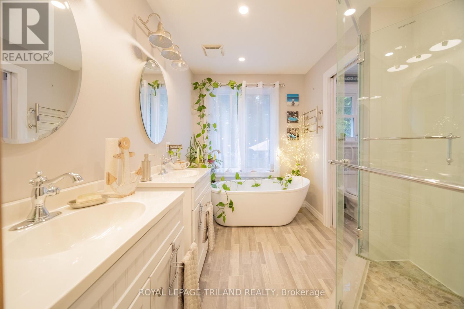 285 Ontario Street S, Lambton Shores, Ontario  N0M 1T0 - Photo 34 - X12472937