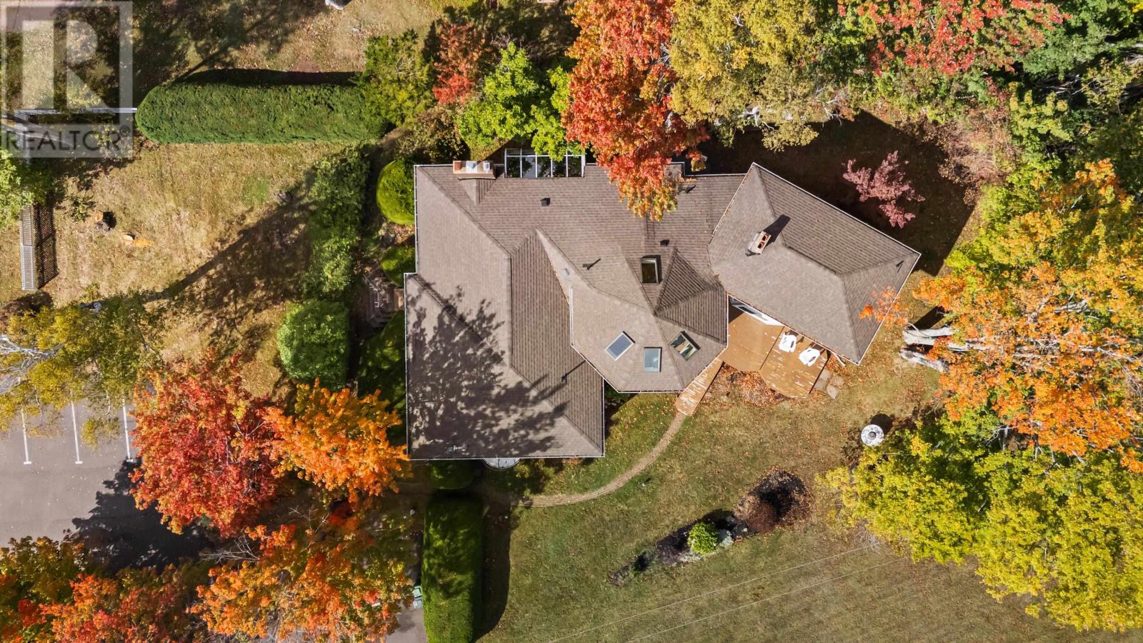 203 Ferry Road, Cornwall, Prince Edward Island  C0A 1H4 - Photo 3 - 202526239