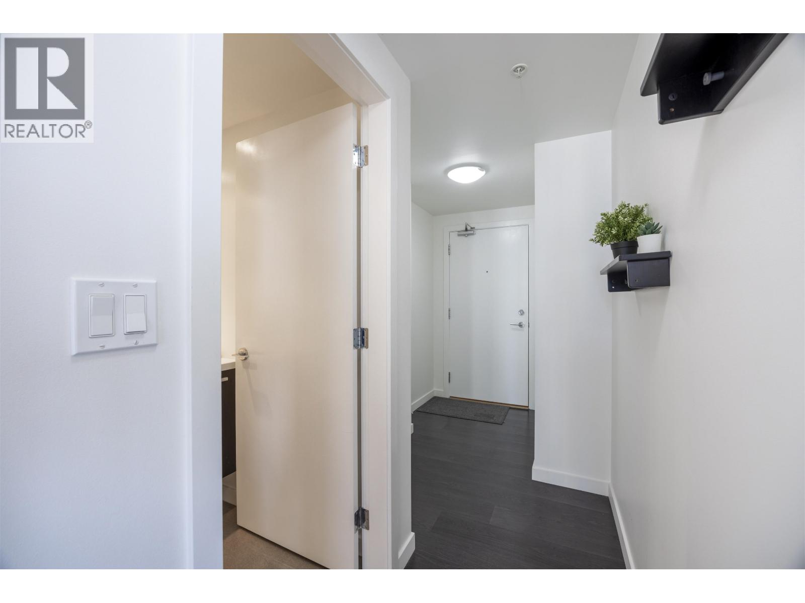 1709 6333 Silver Avenue, Burnaby, British Columbia  V5H 0C3 - Photo 2 - R3060325