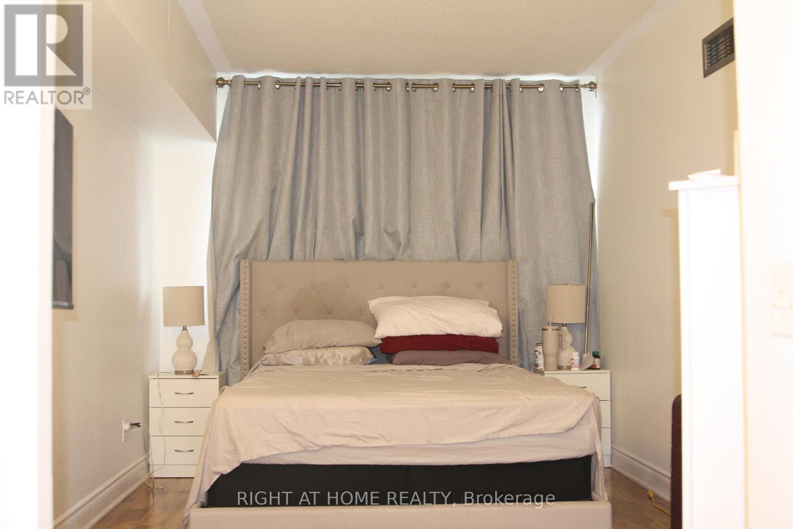 1104 - 7 Bishop Avenue, Toronto, Ontario  M2M 4J4 - Photo 3 - C12472953