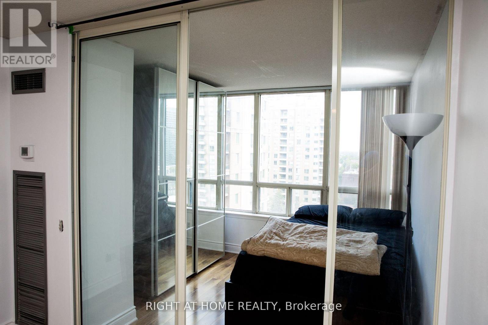 1104 - 7 Bishop Avenue, Toronto, Ontario  M2M 4J4 - Photo 7 - C12472953