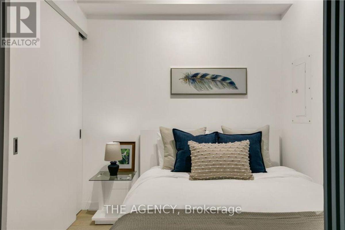 512 - 39 Brant Street, Toronto, Ontario  M5V 2L9 - Photo 15 - C12472954