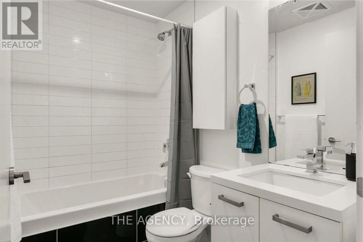 512 - 39 Brant Street, Toronto, Ontario  M5V 2L9 - Photo 18 - C12472954