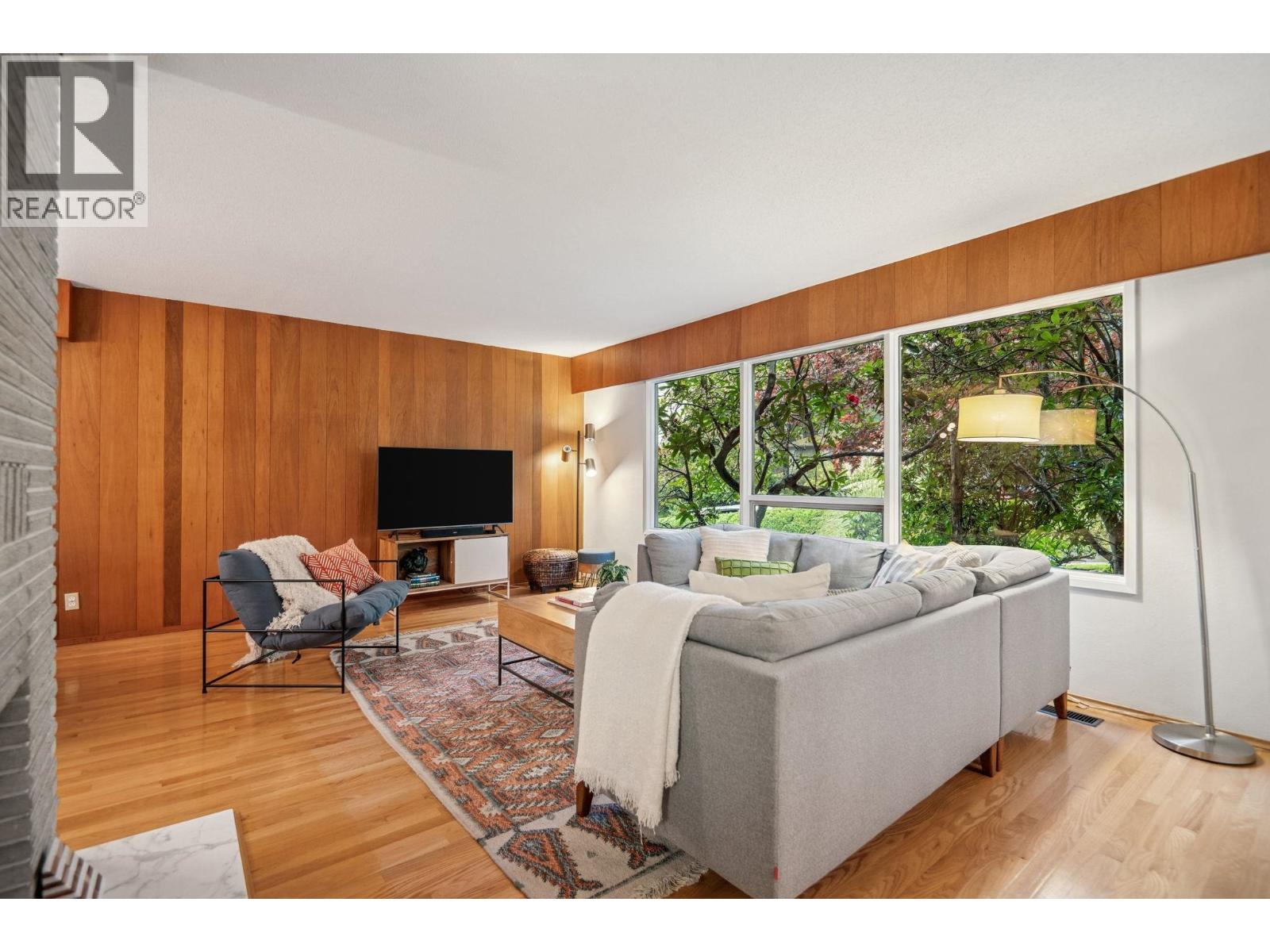 2174 Hoskins Road, North Vancouver, British Columbia  V7J 3A3 - Photo 5 - R3060134