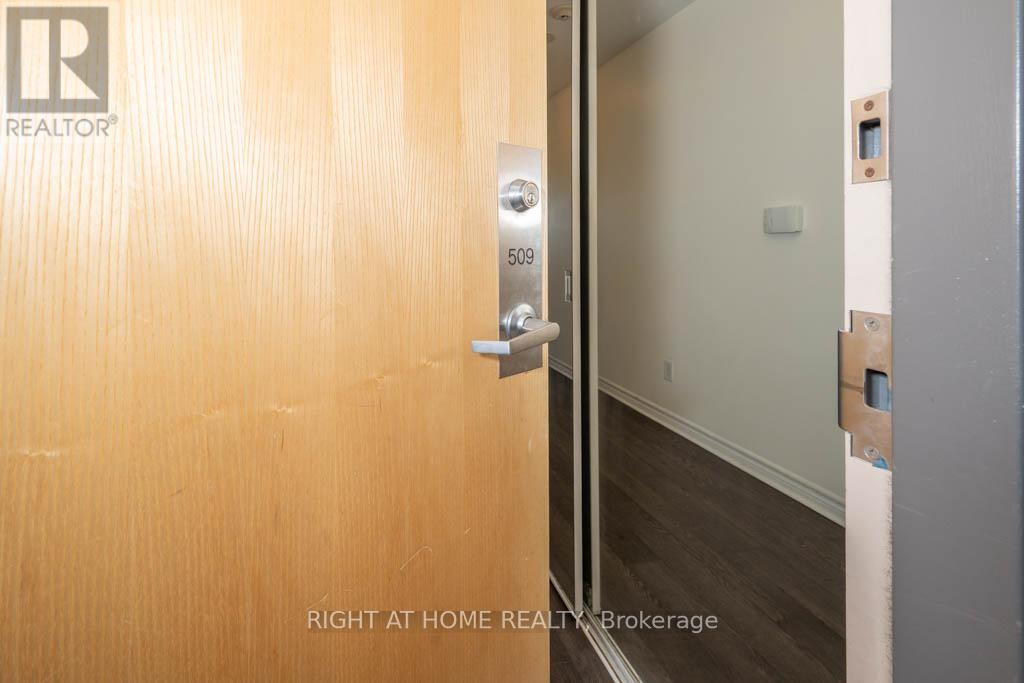 509 - 3865 Lake Shore Boulevard W, Toronto, Ontario  M8W 0A2 - Photo 6 - W12472944