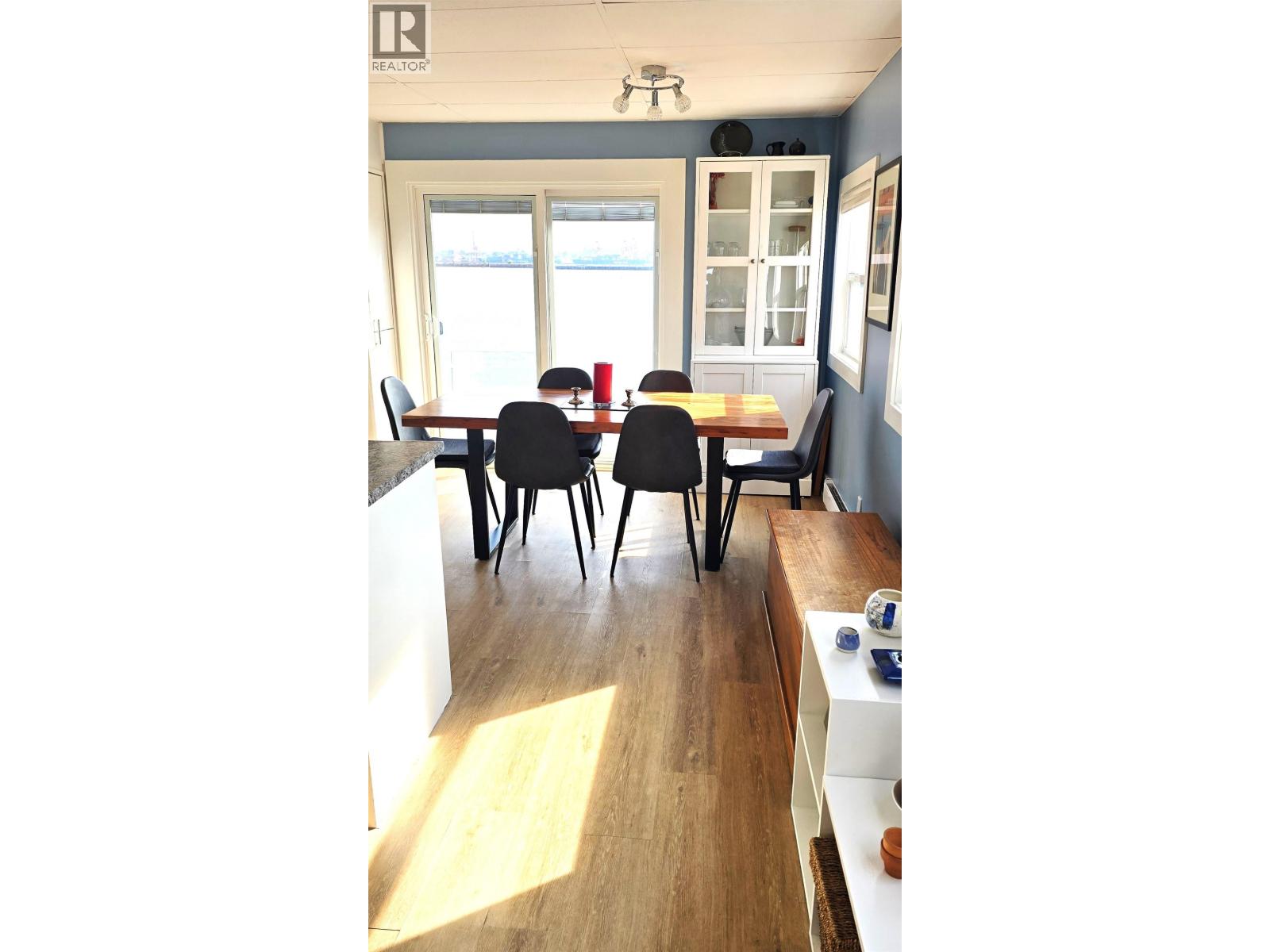 Gnb20 415 W Esplanade, North Vancouver, British Columbia  V7M 1A6 - Photo 7 - R3035037