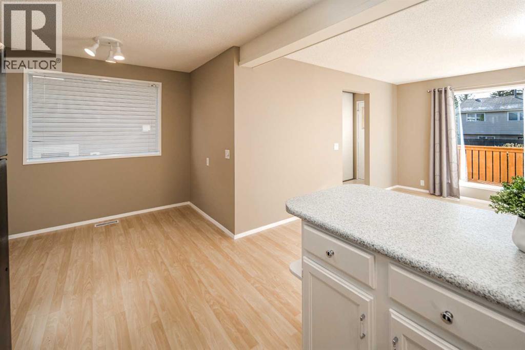 27 Strathearn Crescent Sw, Calgary, Alberta  T3H 1K6 - Photo 7 - A2264872