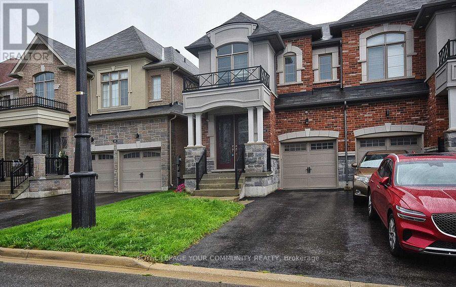590 SWEETWATER CRESCENT, Newmarket, Ontario
