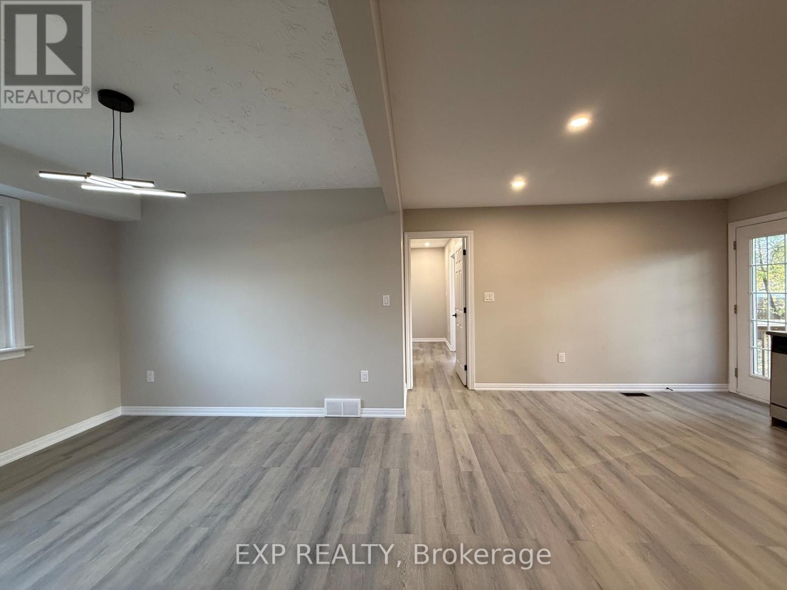 2979 Riselay Avenue, Fort Erie, Ontario  L0S 1N0 - Photo 11 - X12470764