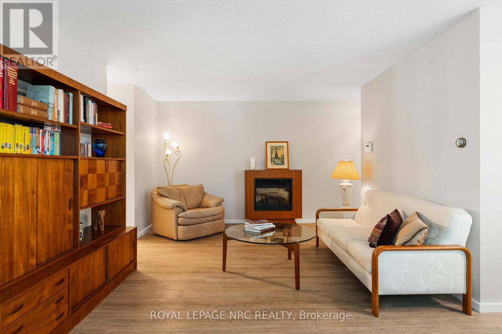 401 - 365 Geneva Street, St. Catharines, Ontario  L2N 5S7 - Photo 12 - X12472970