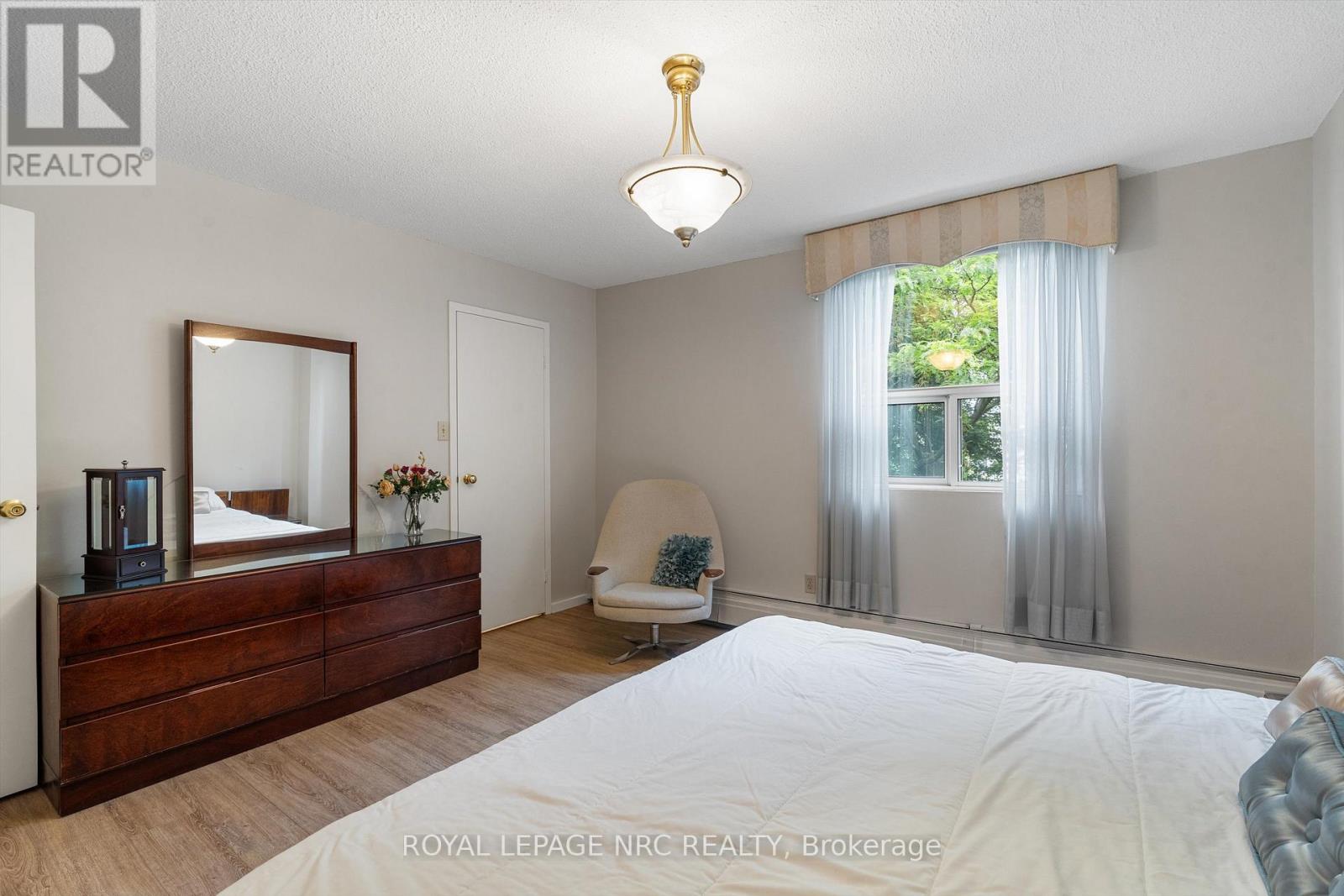 401 - 365 Geneva Street, St. Catharines, Ontario  L2N 5S7 - Photo 15 - X12472970