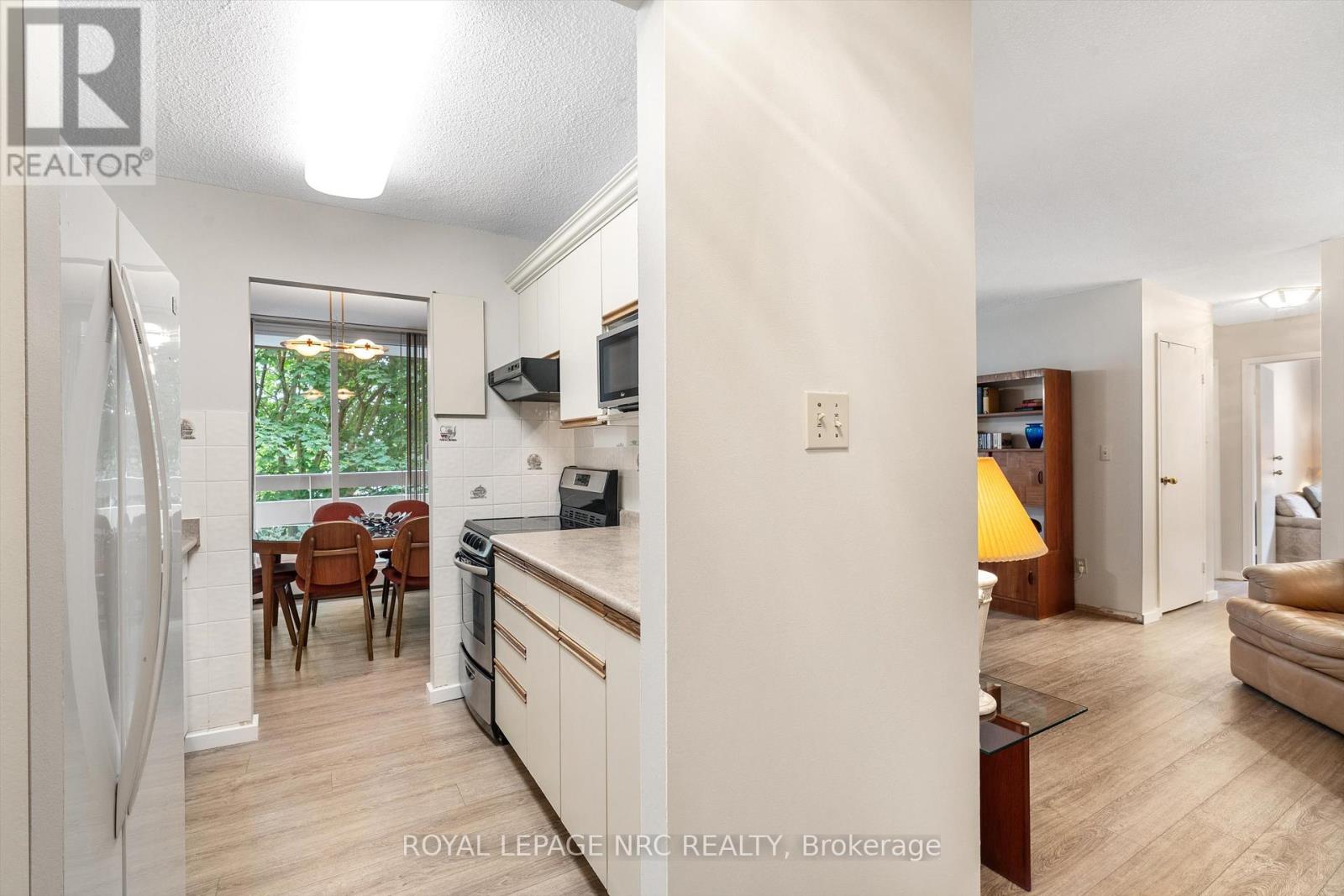 401 - 365 Geneva Street, St. Catharines, Ontario  L2N 5S7 - Photo 8 - X12472970