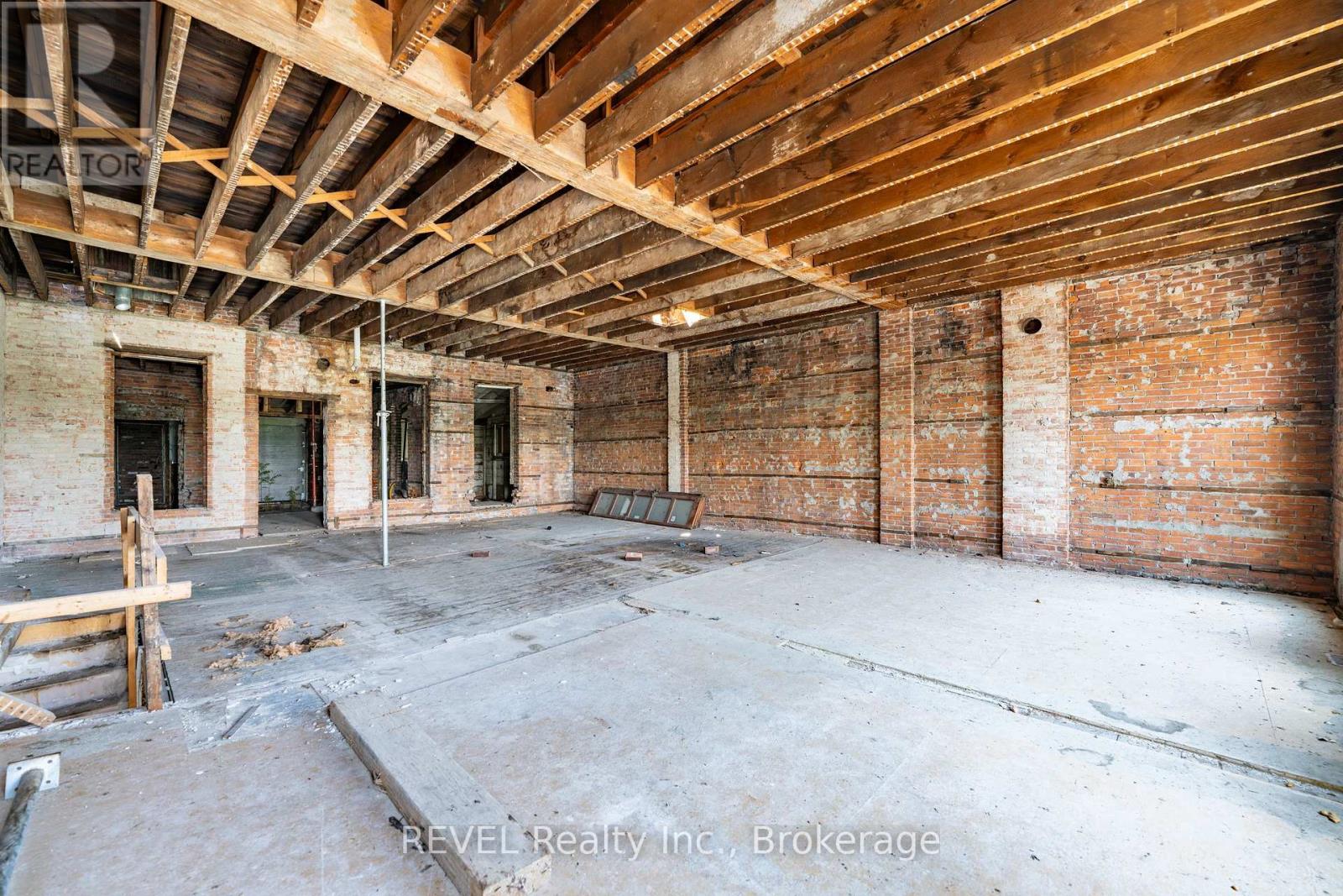 14 Lakeport Road, St. Catharines, Ontario  L2N 4P5 - Photo 23 - X12472975