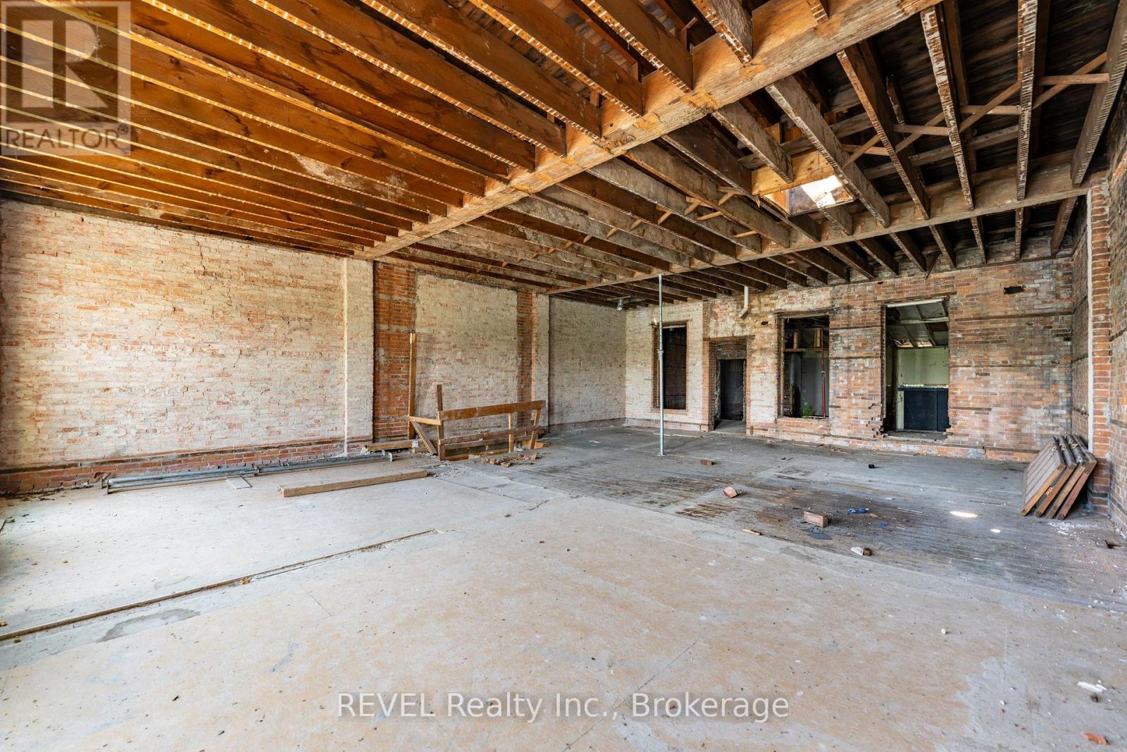 14 Lakeport Road, St. Catharines, Ontario  L2N 4P5 - Photo 24 - X12472975