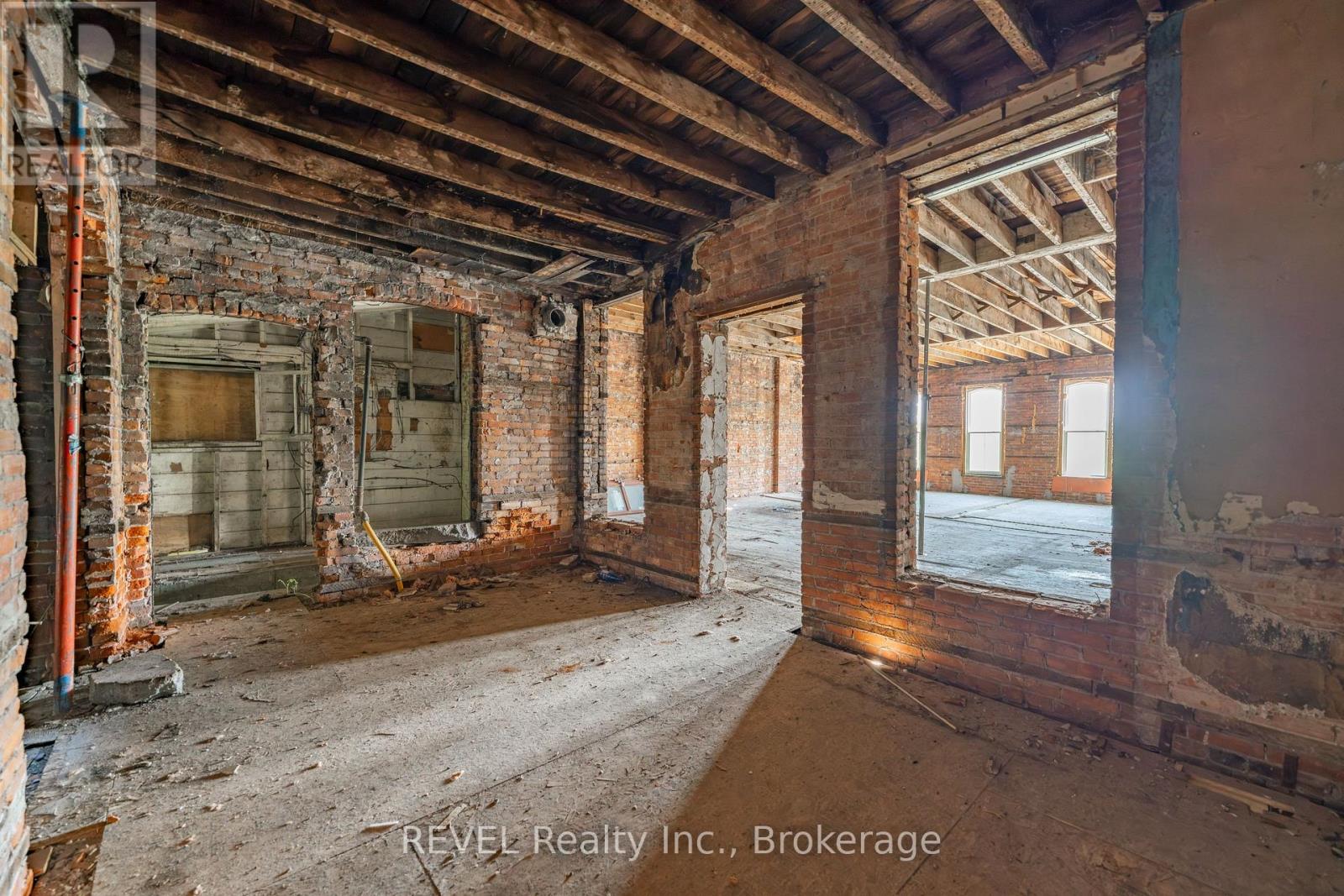 14 Lakeport Road, St. Catharines, Ontario  L2N 4P5 - Photo 25 - X12472975
