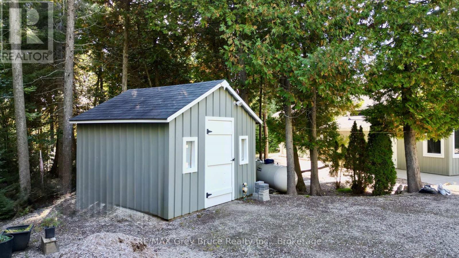 51 Lakewood Country Lane, Northern Bruce Peninsula, Ontario  N0H 1W0 - Photo 10 - X12472981